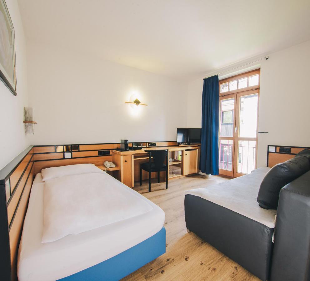 Discover the Tranquil Charm of Villa Waldperlach by Blattl